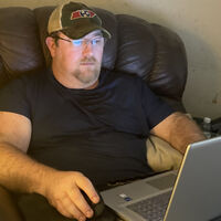 Este mecánico dejó su jornada completa en Ford para dedicarse a un teletrabajo secundario, y ahora sus ganancias anuales suben hasta los 156.000 euros