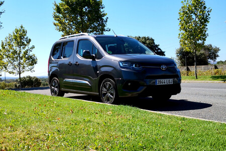 Nuestras sensaciones al volante del Toyota PROACE CITY VERSO