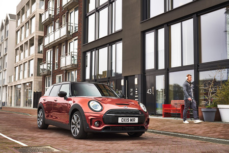Así es el MINI Clubman 2019: una ligera actualización con cambios estéticos y sobre todo más tecnología