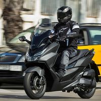 Barcelona restringirá la circulación de las motos sin etiqueta medioambiental, y son un 40%