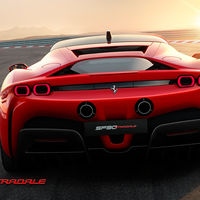 El Ferrari SF90 Stradale, el primer coche híbrido enchufable del cavallino, retrasa su llegada por el coronavirus