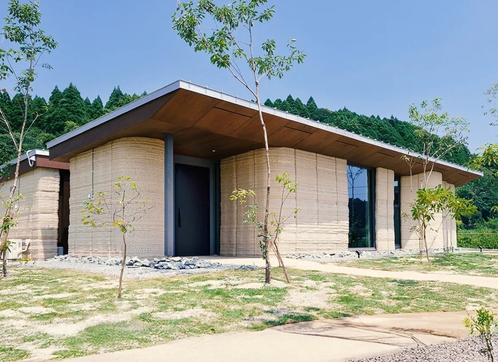 El barro lleva usándose hace milenios para construir casas. Ahora estos arquitectos han adaptado la técnica a las impresoras 3D 