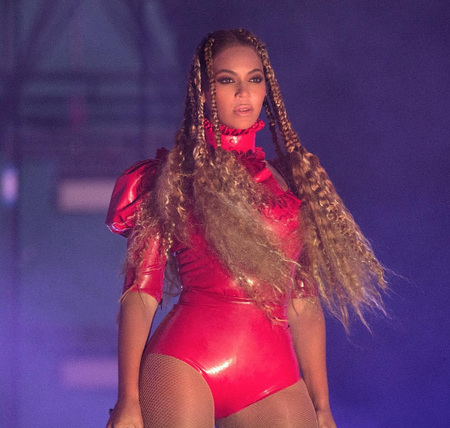 Beyoncé ya no está para conciertos, y Natalia Verbeke a punto de ser mamá