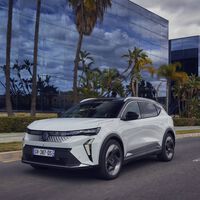 Solo ha subido 50 euros, pero a cambio tiene mucho más equipamiento. El Renault Scenic E-Tech sigue siendo uno de los SUV eléctricos más interesantes que puedes comprar