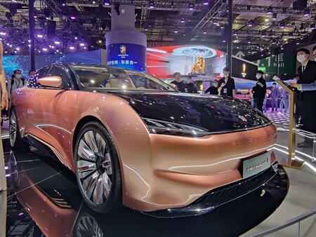 El sueño del coche eléctrico de Evergrande se hunde ante una "severa escasez de fondos" y una deuda monstruosa
