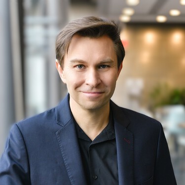 Reducir la frecuencia de las comidas podría alargar la esperanza de vida hasta 20 años, según el experto en longevidad David Sinclair