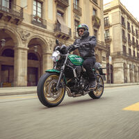 ¡Sorpresa! La nueva Kawasaki Z650 RS aterriza en el mercado de las naked con 68 CV y una estética retro que enamora a primera vista