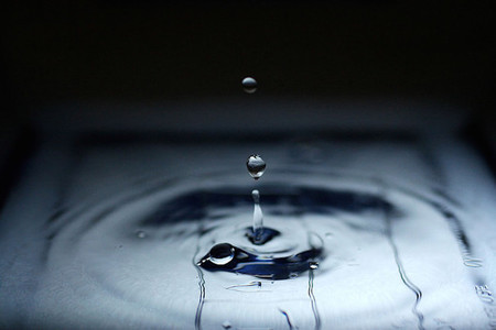 El agua disponible para la vida animal y vegetal sufre amenazas que comprometen la salud de millones de personas
