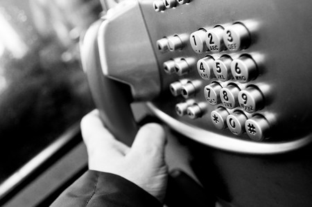 Llamar a un 902, 806 o similares: hasta seis veces más caro desde un móvil