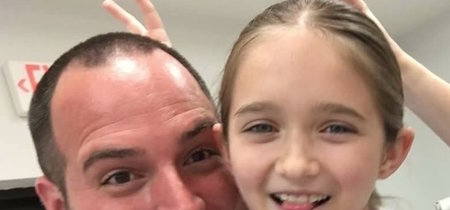 Un padre soltero da cursos gratis a otros padres para enseñarles a peinar a sus hijas, y así fortalecer el vínculo con ellas