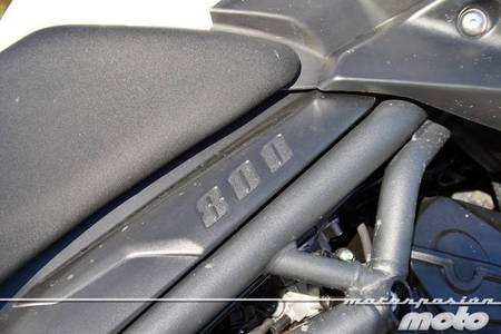 Triumph Tiger 800, prueba (conducción en autopista, pasajero y pistas)