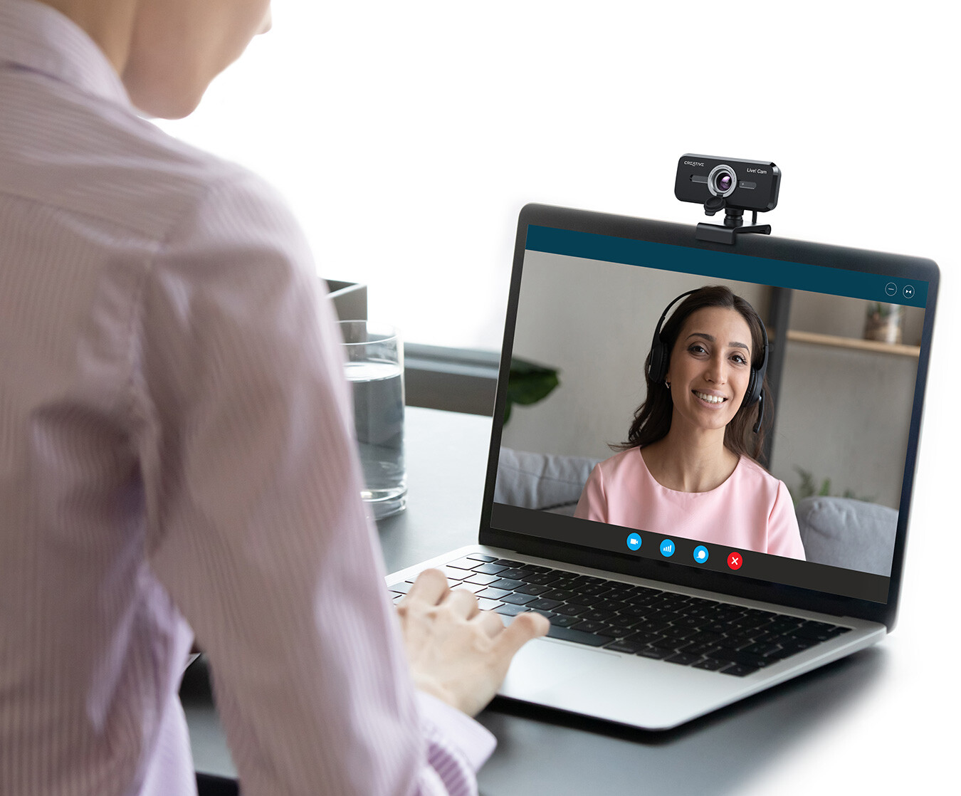 Creative pone a la venta la live cam sync 1080p v2 una c mara full hd