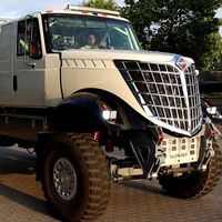 Este es el DKR3, un camión con 1.100 CV de potencia y aires de la II Guerra Mundial que quiere correr el Dakar
