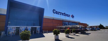 Carrefour está liquidando el set de mesa, sillas y sillón perfecto para balcón, terraza o jardín: ahora cuesta 99 euros 