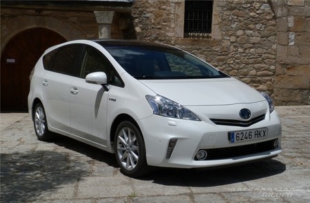Toyota Prius+ frontal