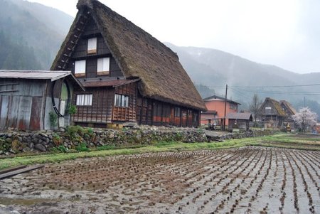 Shirakawa-gō y las curiosas casas gasshō-zukuri de Japón