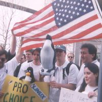 Microsoft se enfrentó a una manifestación de usuarios de Linux que exigían dinero. Así fue el caótico Windows Refund Day