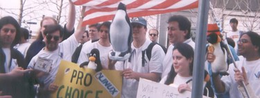 Microsoft se enfrentó a una manifestación de usuarios de Linux que exigían dinero. Así fue el caótico Windows Refund Day