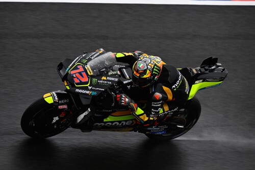 Marco Bezzecchi hace que Valentino Rossi vuelva a ganar en MotoGP, Álex Márquez pisa podio y Pecco Bagnaia la lía