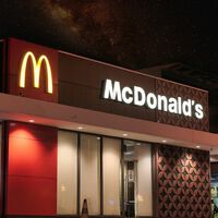 Utilizó ChatGPT para comer gratis en McDonalds durante casi un año y su secreto fue una petición sencilla, pero muy eficaz 