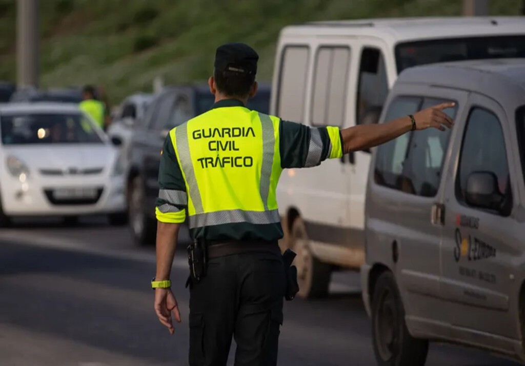 Carlos Cantero, Guardia Civil: "No podemos acudir cada vez que alguien enciende una baliza V16"