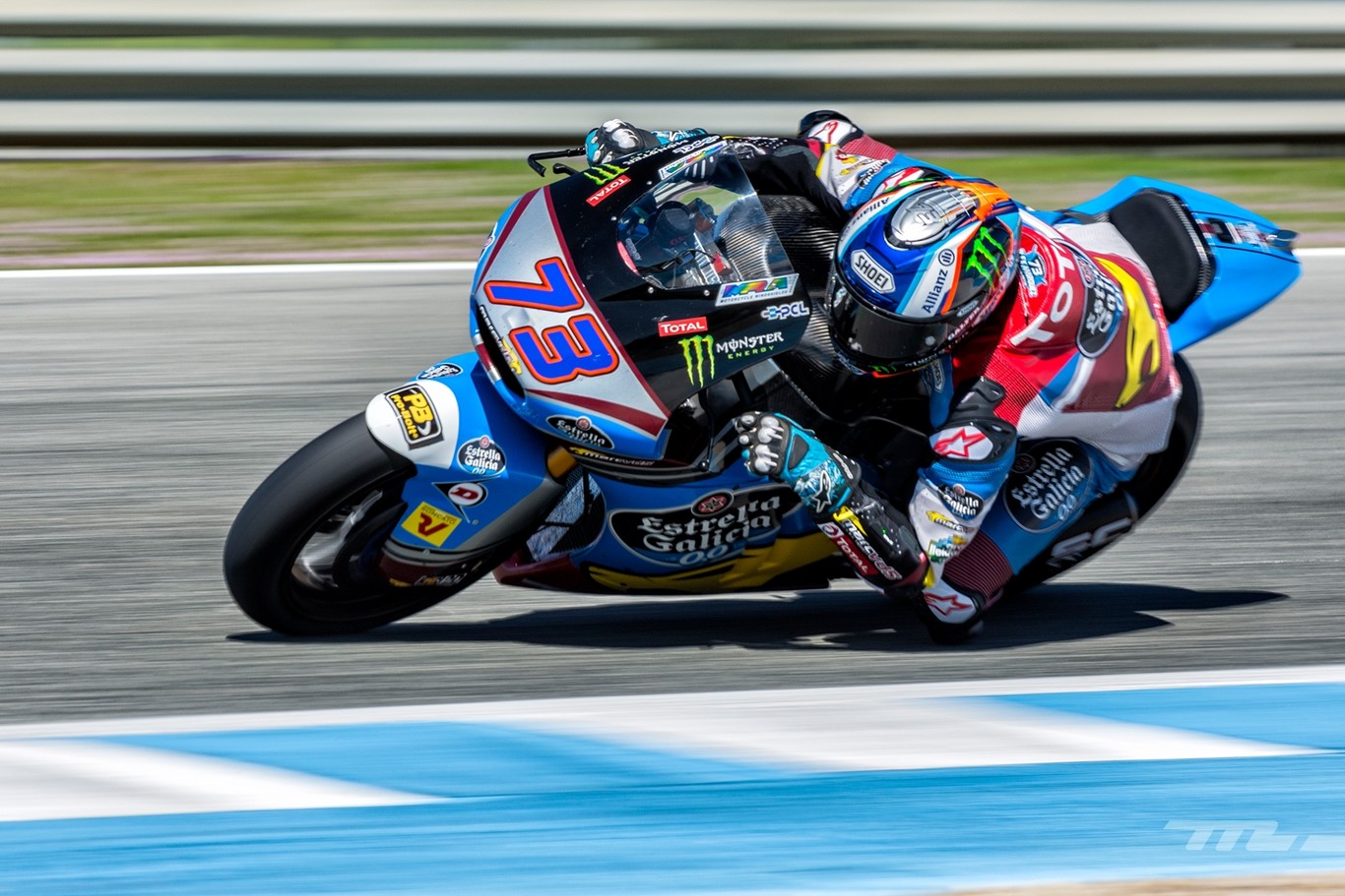 Álex Márquez en Moto2 y Nicolò Bulega en Moto3 gobiernan con puño firme en los IRTA de Jerez