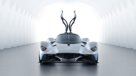 Saluda al renovado Aston Martin Valkyrie antes de que te lo vuelvan a cambiar por otro más increíble todavía