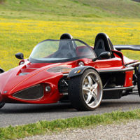 ¿Buscas un nuevo juguete para los track days? Te presentamos el Deronda G400