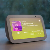 Casi a mitad de precio el altavoz inteligente de Amazon (con pantalla) que es compatible con Alexa+ 