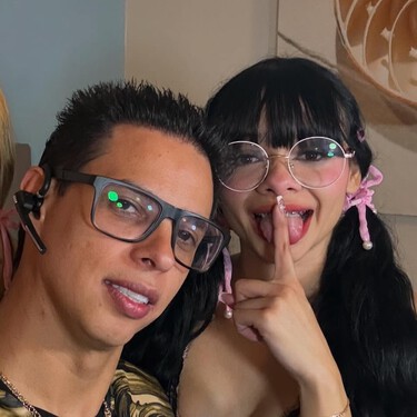 Alex Marín presenta a sus nuevas parejas dentro de su relación poliamorosa, son hermanas  y con ellas suman seis mujeres en su vida 