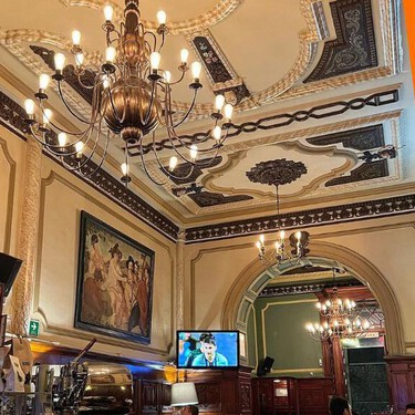 Conoce el bar con más de 100 años en CDMX: está en el centro y su edificio histórico sigue tan elegante y sofisticado como el primer día