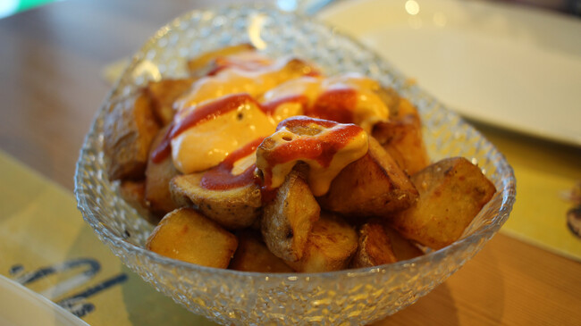 Caradura Bistrot Patatas Bravas