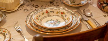 Zara Home rinde homenaje a La Cartuja de Sevilla con esta nueva vajilla de loza que parece hecha a mano 