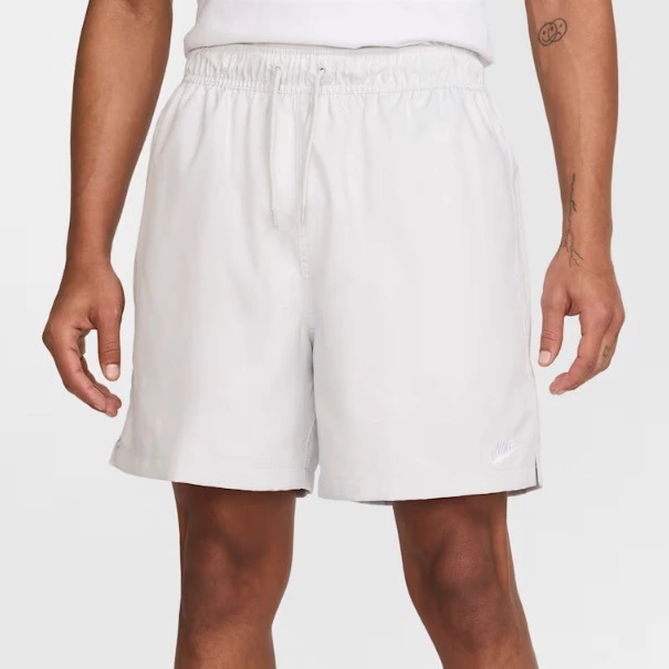 Nike Club
Pantalón corto Flow de tejido Woven - Hombre