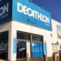 Decathlon ya tiene chaqueta para el invierno: un modelo impermeable, térmico y cortavientos que pasa de 125 a menos de 40 euros 