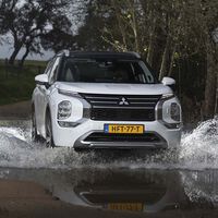 Probamos el Mitsubishi Outlander PHEV: un SUV cómodo y silencioso con vocación de coche familiar y una buena autonomía eléctrica