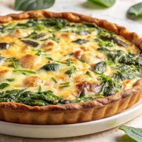 Quiche con masa de garbanzos: la versión baja en hidratos, sin gluten y rica en proteínas para una comida o cena nutritiva 