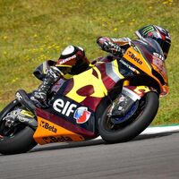 Sam Lowes gobierna en el caos de Le Mans con Raúl Fernández asomando la cabeza