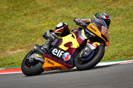 Sam Lowes gobierna en el caos de Le Mans con Raúl Fernández asomando la cabeza