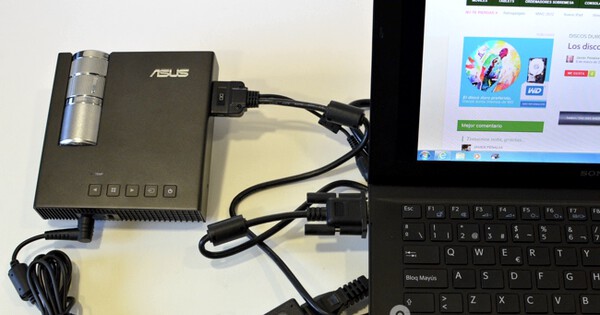 ASUS B1M il nuovo videoproiettore portatile LED wireless
