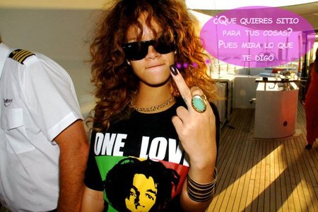 Rihanna, con más equipaje que el baúl de la Piquer