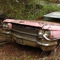 Encuentran abandonada esta limusina que pudo ser de Elvis, y han conseguido arrancarla: un carburador nuevo, dos cables y a rodar