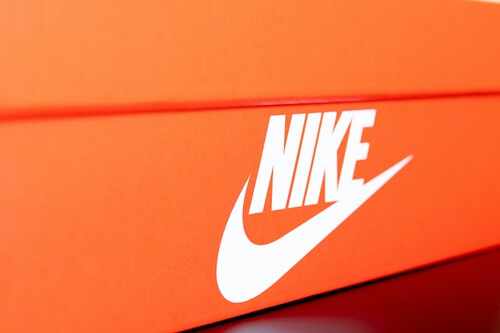 Nike arrasa en el outlet de El Corte Inglés con una liquidación al 40%: zapatillas, camisetas y más  