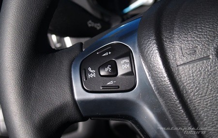 Ford Sync botón del control por voz