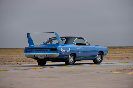 Plymouth Road Runner Superbird