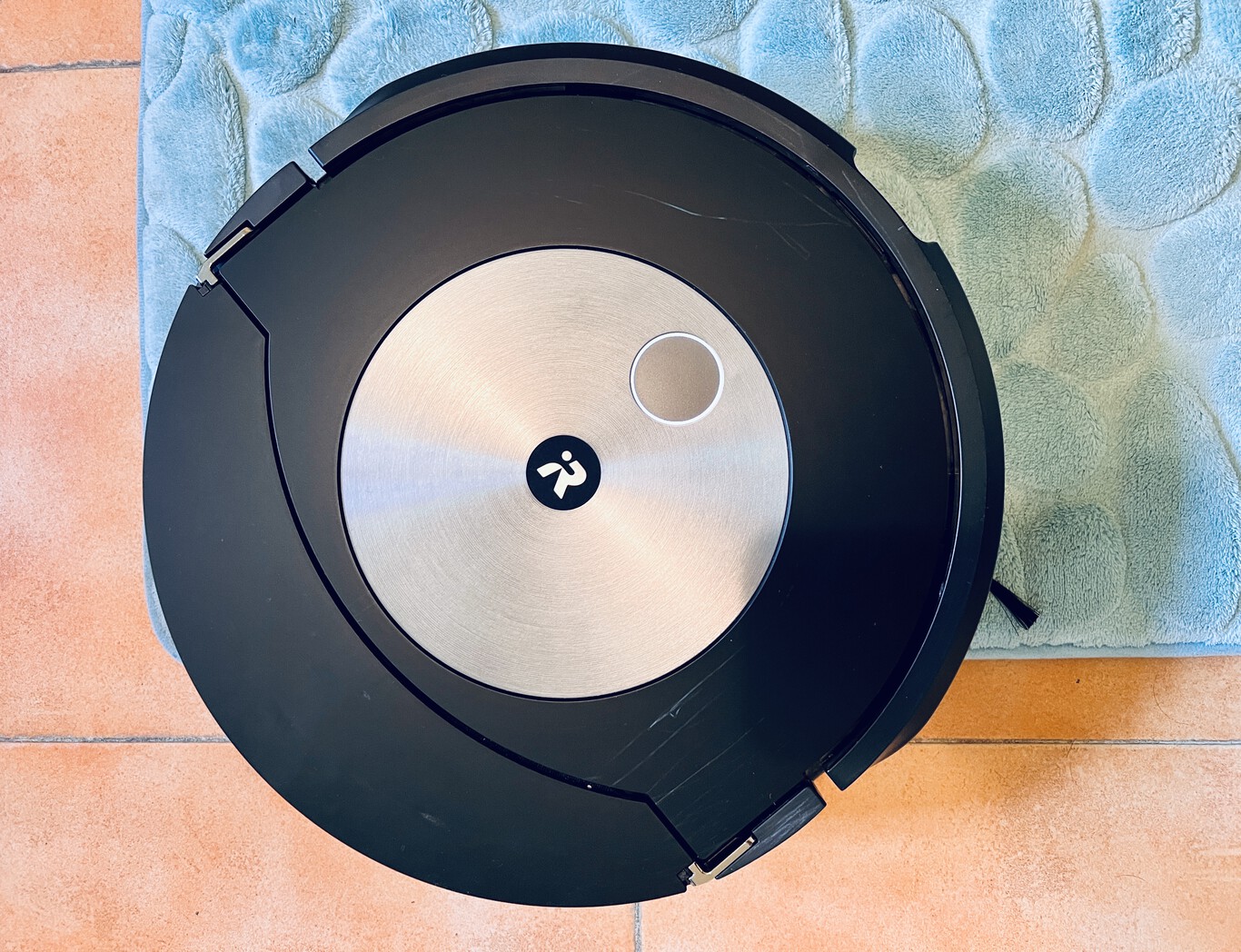 iRobot Roomba Combo 10 Max vs iRobot Roomba j7 Plus: What is the difference