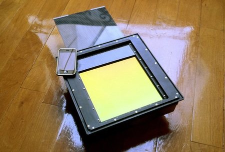 Un respaldo digital de 8x10 para cámaras de gran formato, fabricado por encargo