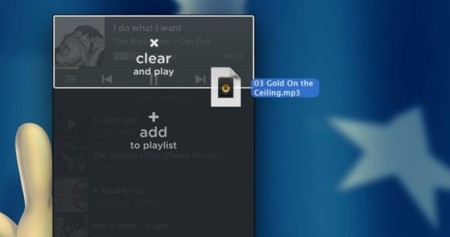 Estupenda forma de controlar qué queremos escuchar con tan sólo arrastrar y soltar la canción