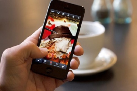 Adobe lanza Photoshop Touch para smartphones