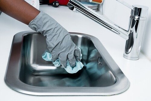 El Gobierno retrasa a 2023 la equiparación de las empleadas de hogar al régimen general